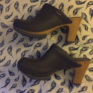 Women’s clogs
